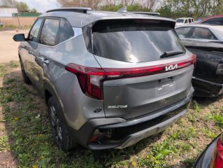 2024 Kia Seltos S - Exterior Rear Left Corner Image
